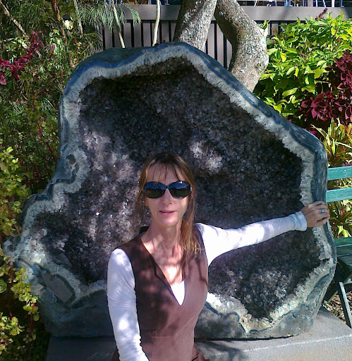 Suzanne Bailey Photo 48