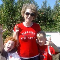 Elizabeth Walls Photo 24