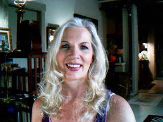 Suzanne Hardy Photo 5