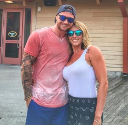 Andrew Singleton Photo 33