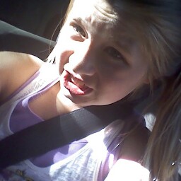 Lilly Thompson Photo 29