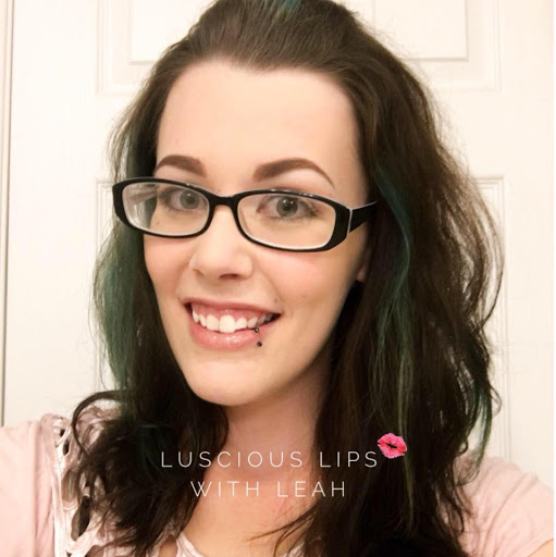 Leah Martin Photo 14