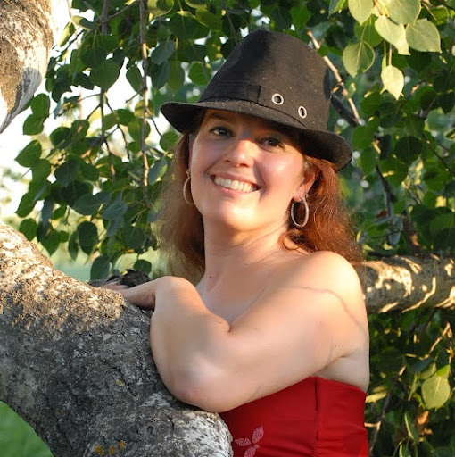 Jennifer Pfeifer Photo 11