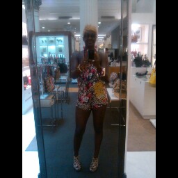 Samantha Henderson Photo 14