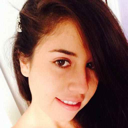 Catherine Moreno Photo 26