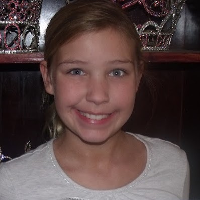 Alexis Lyons Photo 18