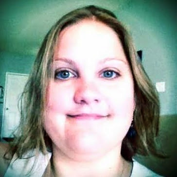 Jennifer Leach Photo 32