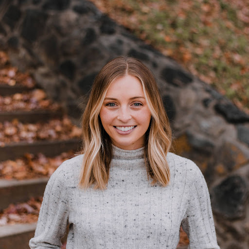 Victoria Dyer Photo 11