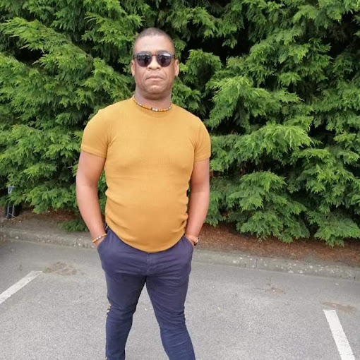 Ralph Saunders Photo 30