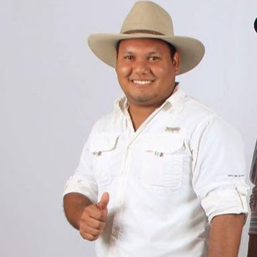 Victor Torres Photo 49
