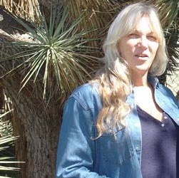 Lynn Wise Photo 30