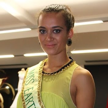 Gloria Blake Photo 37