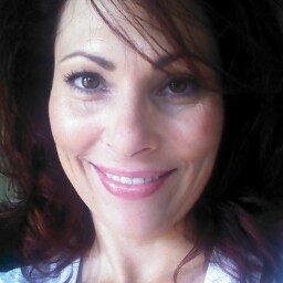 Elizabeth Watkins Photo 13