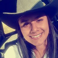 Laura Batres Photo 15