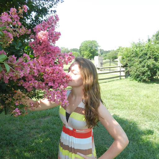 Kelly Costello Photo 18