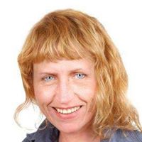 Anna Schuster Photo 15