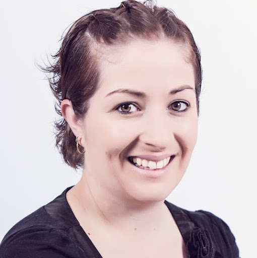 Angie Petersen Photo 14