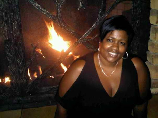 Shannon Banks Photo 37