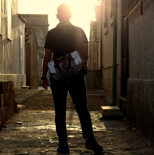 Emanuele Caruso Photo 15