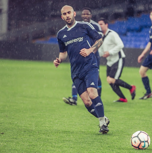 Lee Wilkinson Photo 35