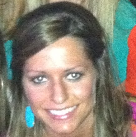 Stephanie Holloway Photo 10