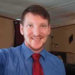 Sarah Hutson Photo 30