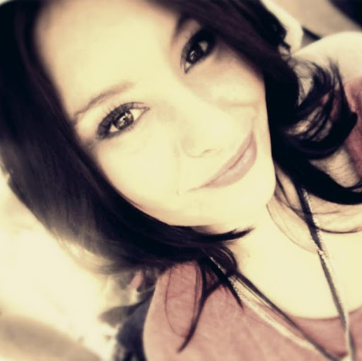 Courtney Richards Photo 7