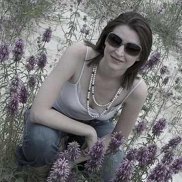 Erin Tucker Photo 33