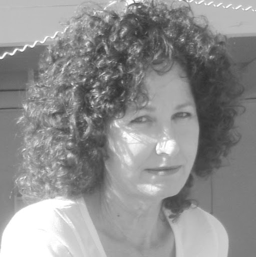 Julie Smiley Photo 7