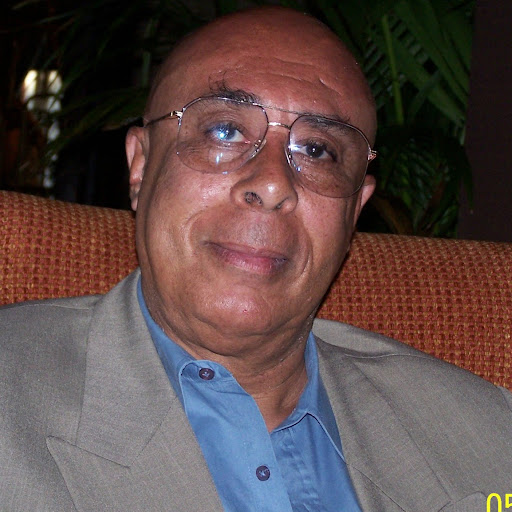 Claude Davis Photo 26