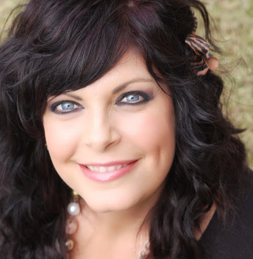 Michele Gardner Photo 15