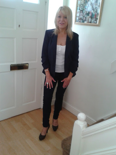 Annie Edwards Photo 9