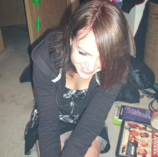 Amanda Nicholas Photo 8