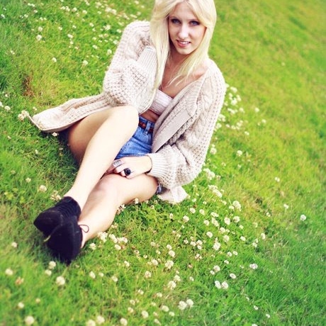 Julie Pollard Photo 18