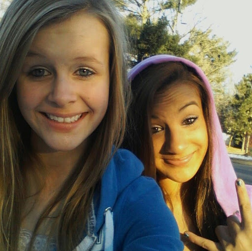 Hailey Mitchell Photo 6