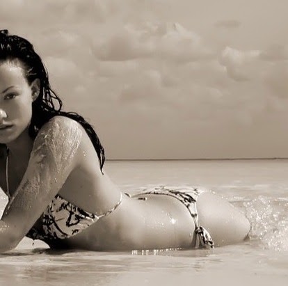 Christine Blue Photo 23