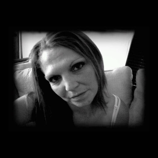 April Holmes Photo 21