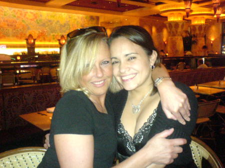Shannon Hansen Photo 32