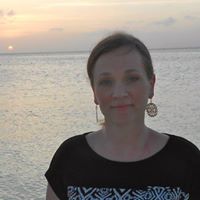 Sarah Arnold Photo 17