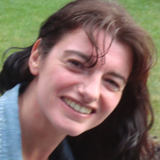 Angela Simon Photo 17