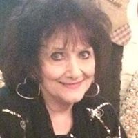 Caroline Hamilton Photo 38