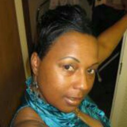 Angela Womack Photo 18