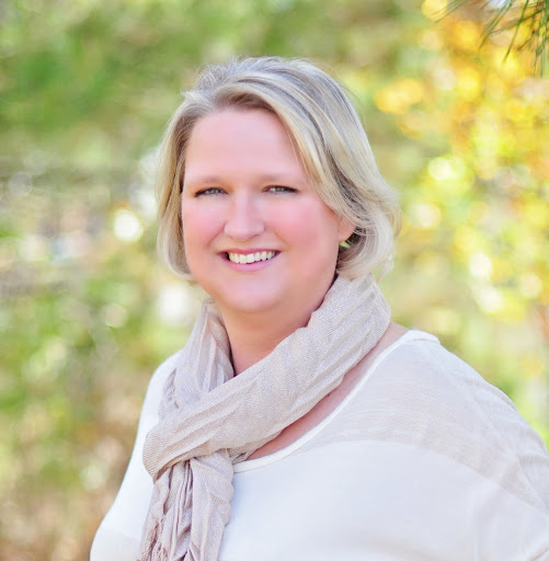 Sarah Young Photo 42