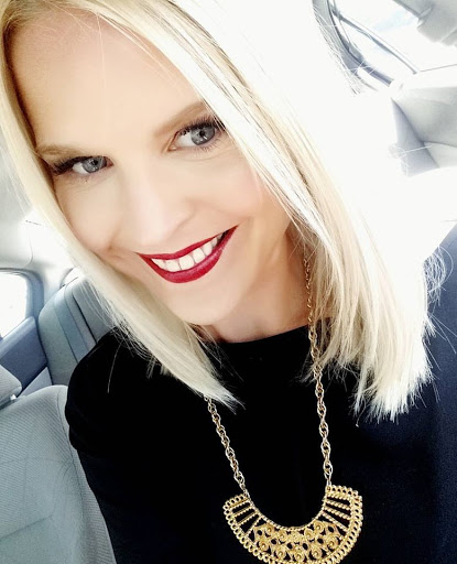 Rebecca Nichols Photo 17