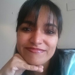 Stephanie Harrison Photo 17