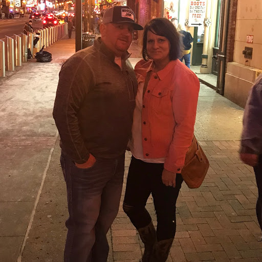 Kelly Metcalf Photo 36