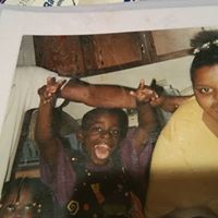 Victoria Robinson Photo 20
