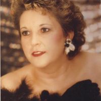 Toni Walls Photo 7