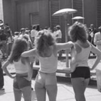 Laurie Hutchins Photo 6