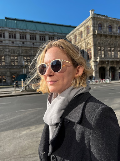 Kelly Kraft Photo 37